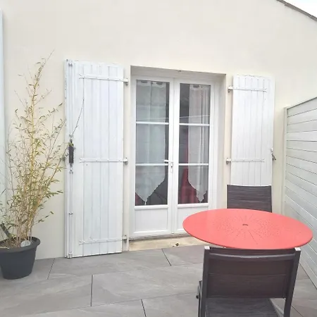 Charmante Petite Maison Avec Patio Сasa de vacaciones *