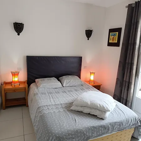 Сasa de vacaciones Charmante Petite Maison Avec Patio