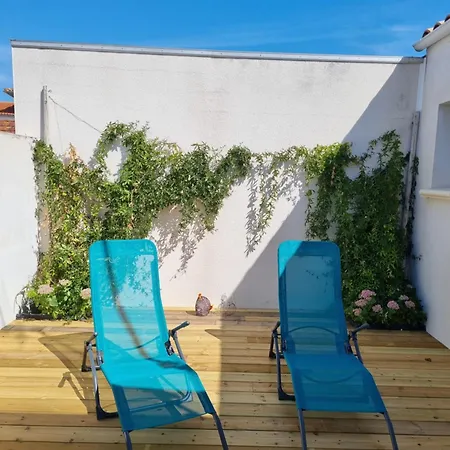 Charmante Petite Maison Avec Patio