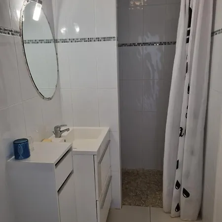 Сasa de vacaciones Charmante Petite Maison Avec Patio